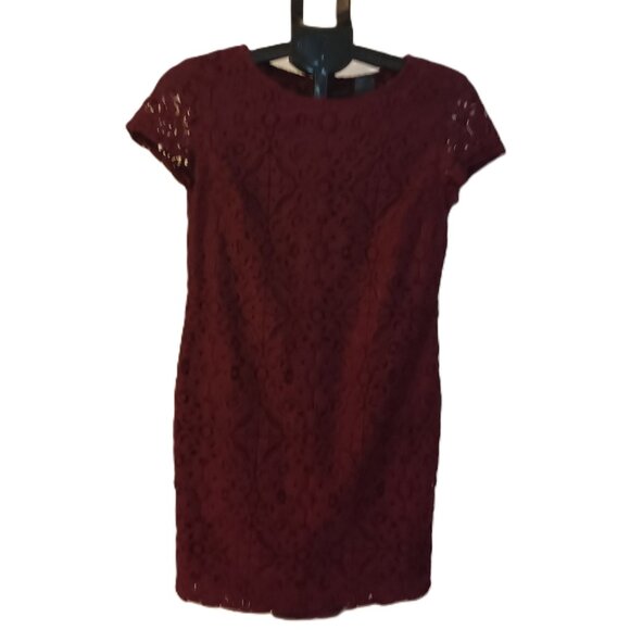 Banana Republic Women’s Maroon Lace Cap Sleeve Sheath Dress Size 4P - Picture 2 of 13
